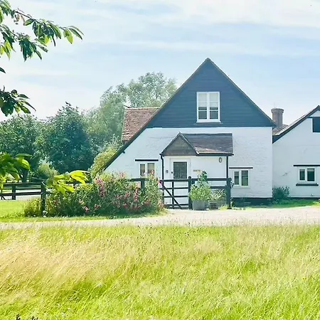 Barn Cottage -Westerlands Graffham Exterior photo