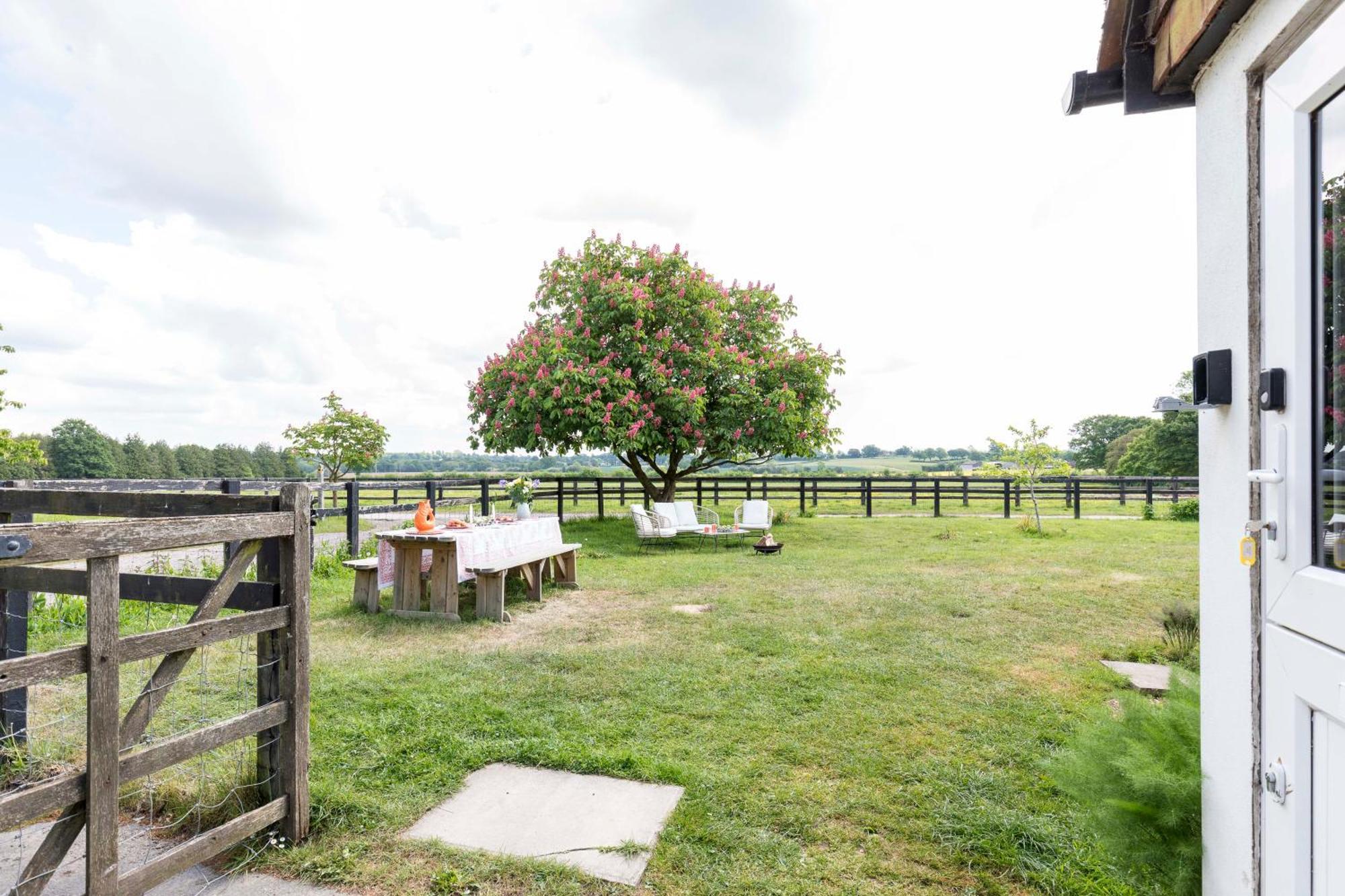 Barn -westerlands * Graffham